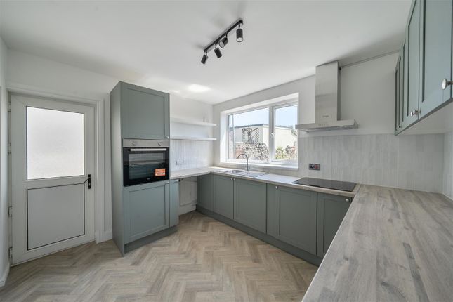3 bed property, in Neath Road, £150,000