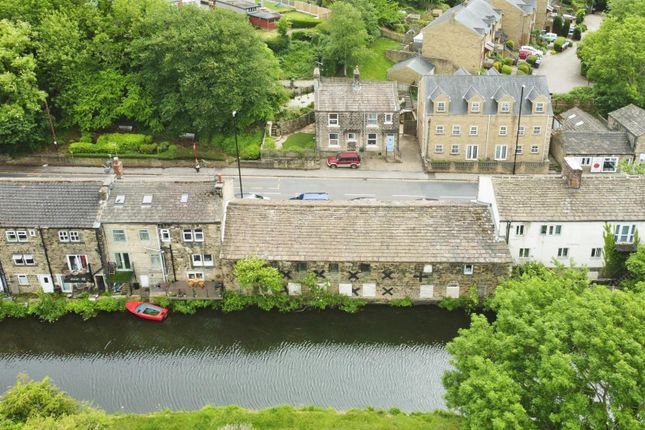 4 bed property, in Town Street, £375,000