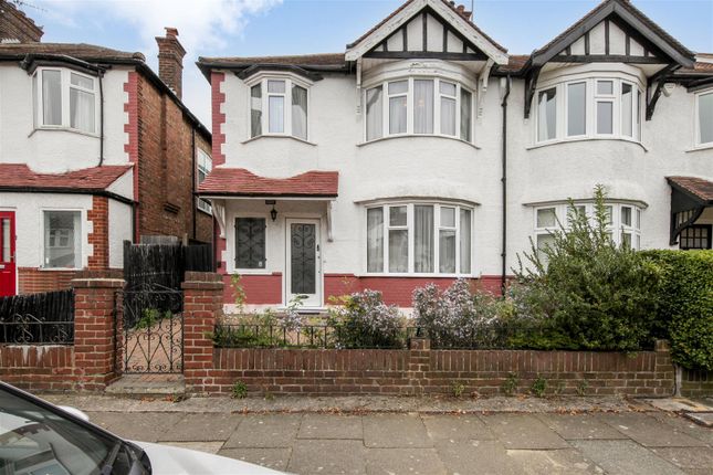 3 bed property, in Cyprus Gardens N3, £900,000