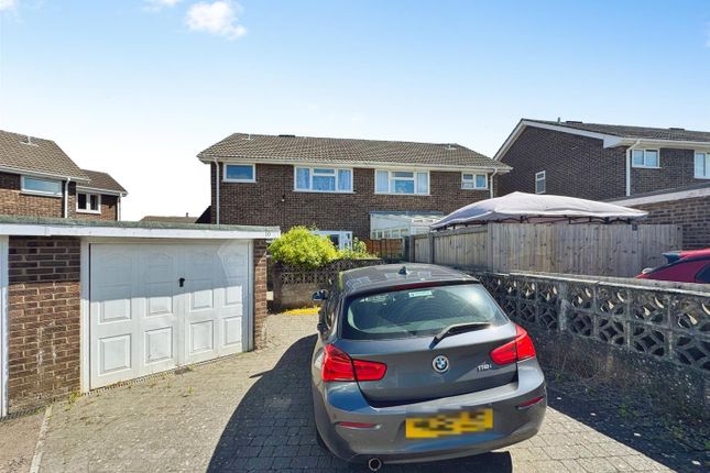 3 bed property, in St. Davids Close, £274,950