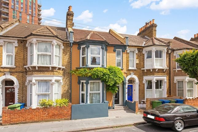 3 bed property, in Ethnard Road, £725,000