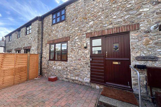 2 bed property, in Bath Street, £175,000