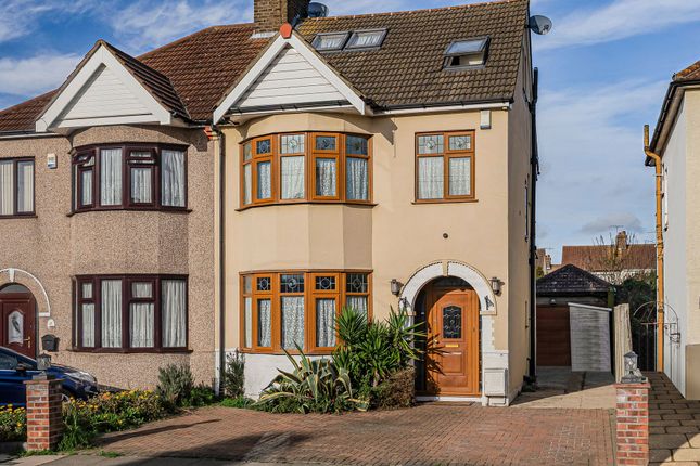 5 bed property, in Royston Avenue, £440,000