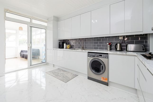 5 bed property, in Betterton Road, £550,000