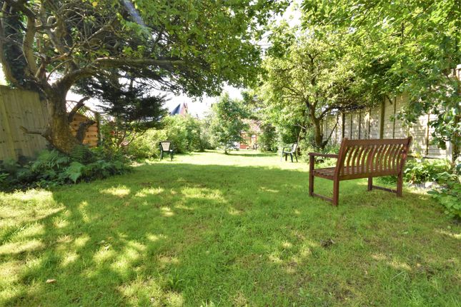 3 bed property, in Preston Old Road, £150,000