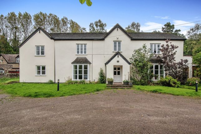 2 bed property, in The View, £160,000