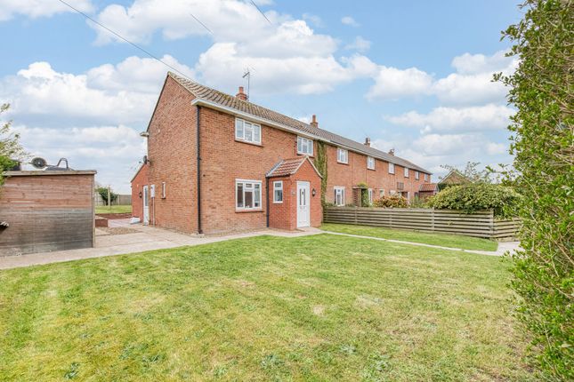 3 bed property, in Main Road, £300,000