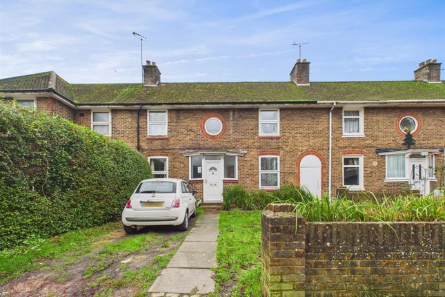 5 bed property, in The Highway, £450,000