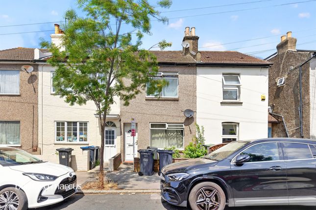 3 bed property, in Stanley Road, £415,000