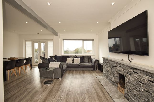 4 bed property, in Arundel Road, £400,000