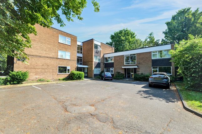 1 bed property, in West Avenue, £80,000
