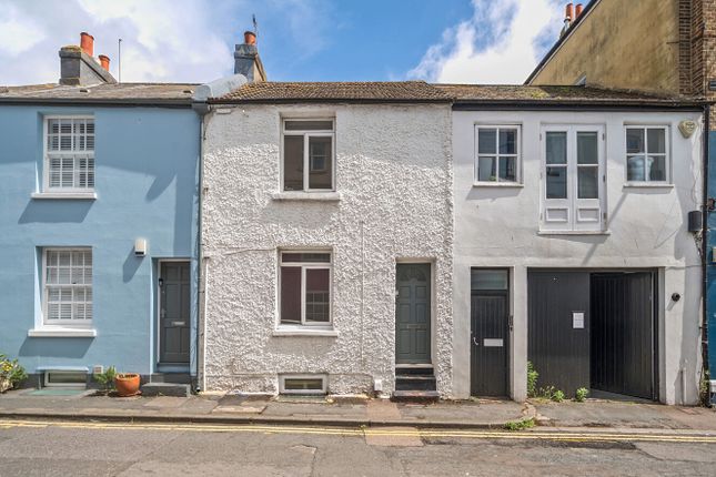 2 bed property, in Foundry Street, £475,000