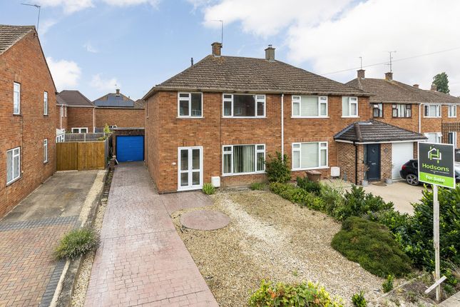 3 bed property, in Slade Road, £375,000