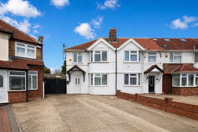 3 bed property, in Ash Grove, £560,000