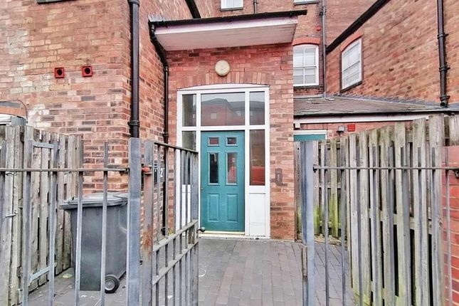 1 bed property, in London Place, £41,000