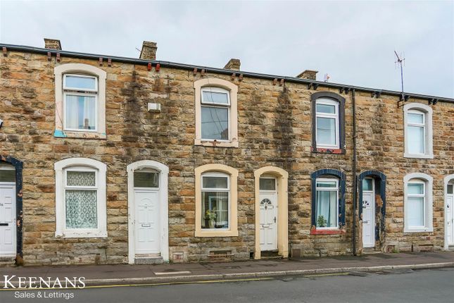 2 bed property, in Albert Street, £59,950