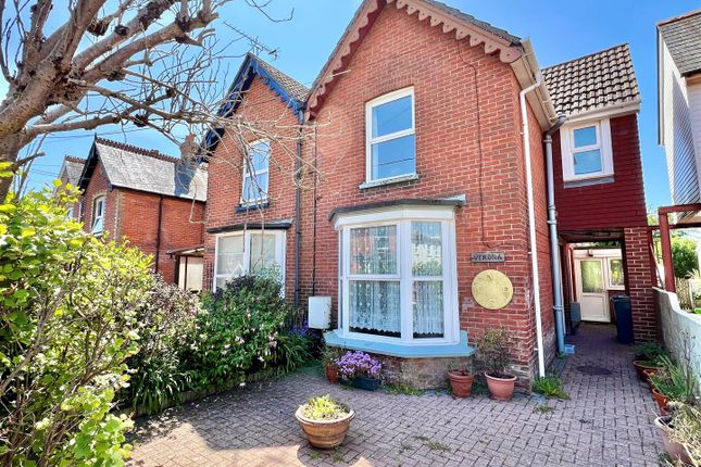 3 bed property, in Freshwater, £245,000