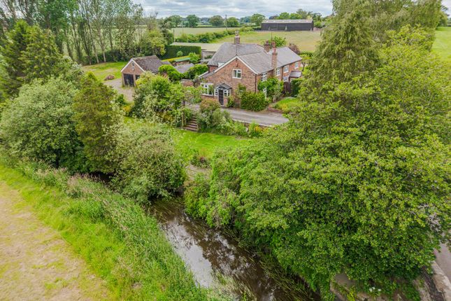 3 bed property, in Weaver View, £350,000