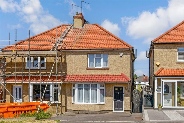 2 bed property, in Gander Green Lane, £475,000