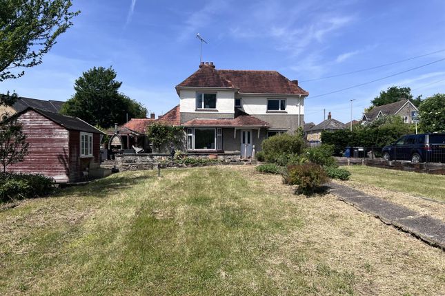3 bed property, in Lodden, £350,000