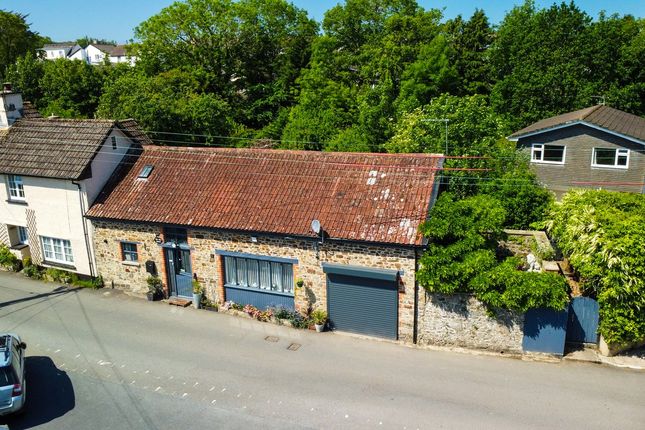 2 bed property, in Old School Lane, £265,000