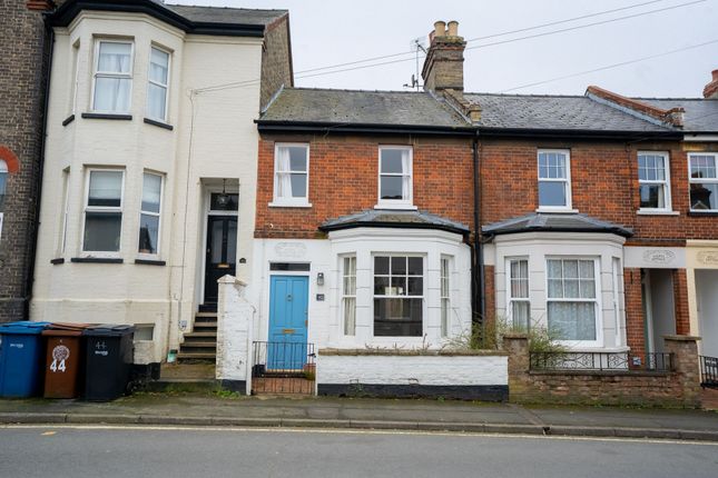 2 bed property, in Park Lane, £280,000