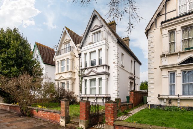 1 bed property, in New Church Road, £270,000