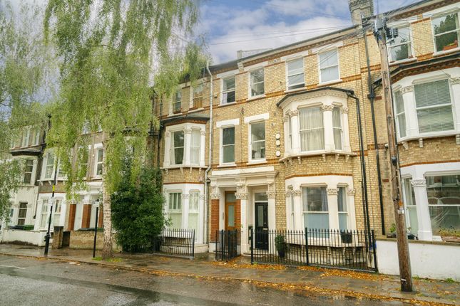1 bed property, in St. Luke's Avenue, £595,000