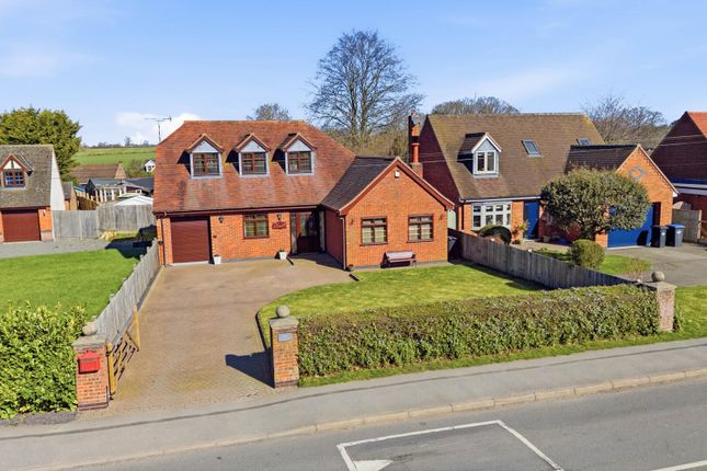 4 bed property, in Bulkington Road, £525,000