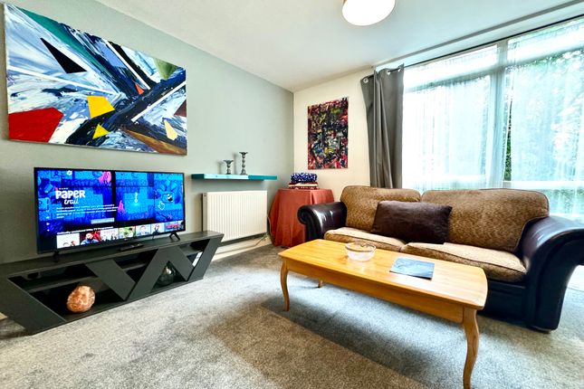 2 bed property, in Inverness Terrace, £499,000