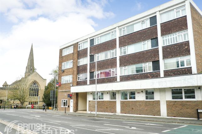 1 bed property, in St. Mark's Hill, £300,000