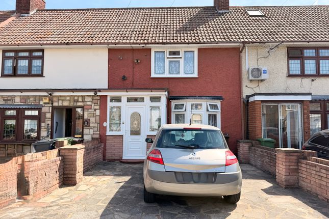 3 bed property, in Wren Road, £400,000