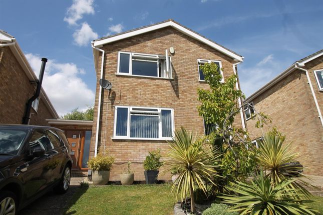 3 bed property, in Curlew Close, £599,950