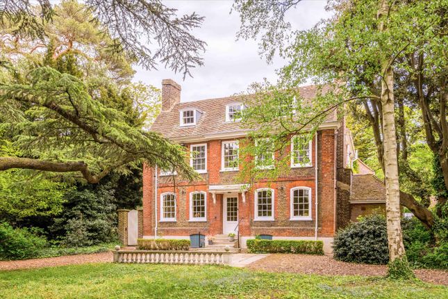 5 bed property, in Holmesdale Road, £1,650,000