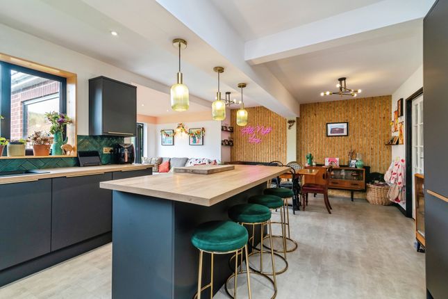 3 bed property, in Orchard Rise, £425,000