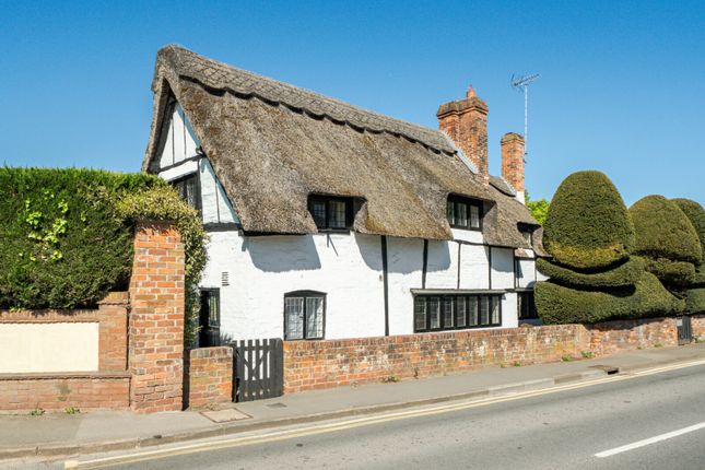 4 bed property, in Tidmarsh Road, £875,000