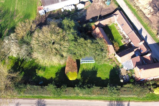 5 bed property, in Coltons Farmhouse, £800,000