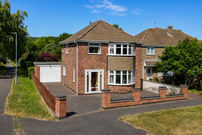 3 bed property, in Tressall Road, £280,000