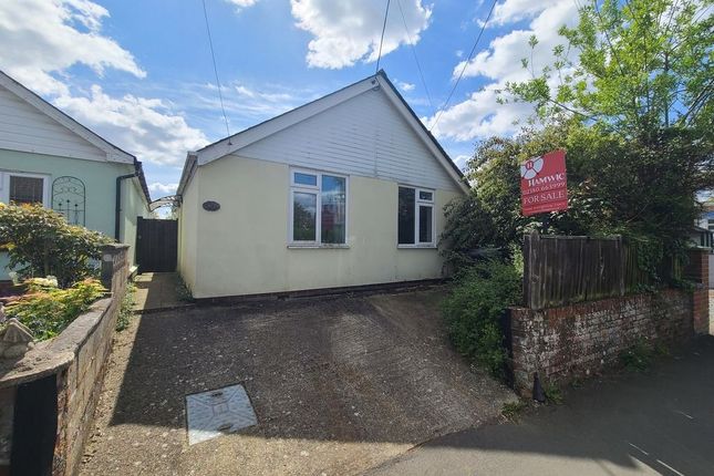 2 bed property, in Water Lane, £220,000