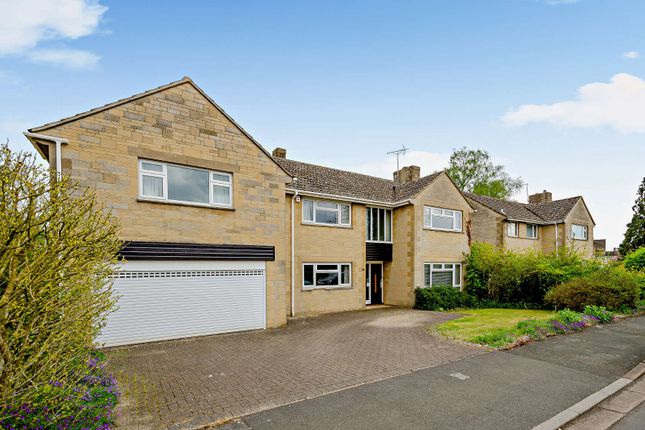 6 bed property, in Roman Way, £650,000