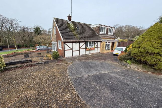 4 bed property, in Hartfield Close, £395,000