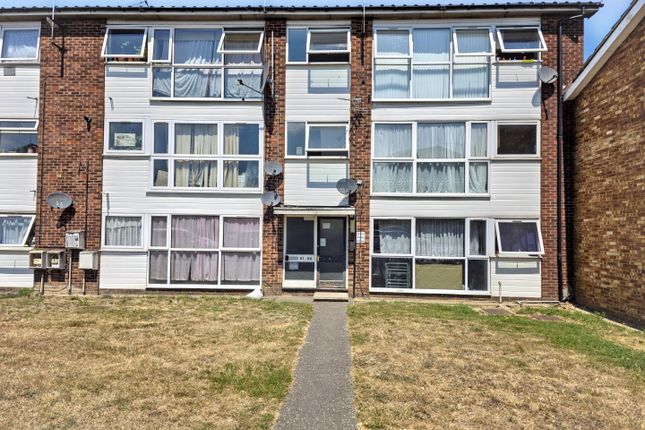 2 bed property, in St Peters Close, £155,000