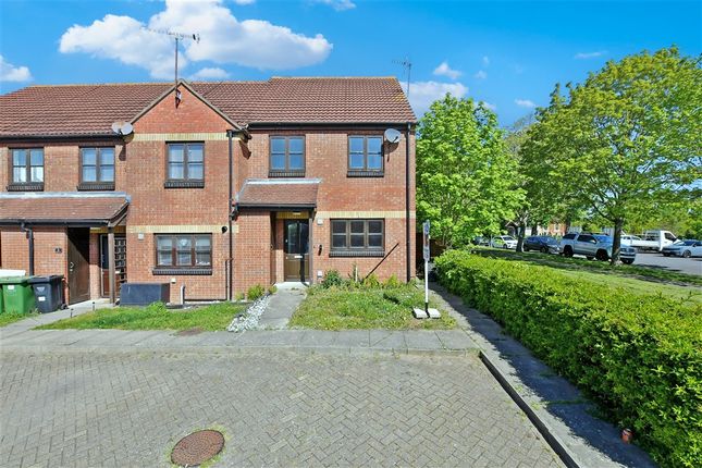3 bed property, in Bryn Farm Close, £350,000