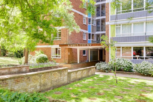 3 bed property, in Farquah Road, £525,000