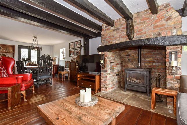 6 bed property, in Sweechgate, £1,000,000