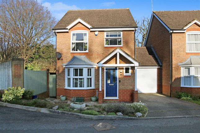 3 bed property, in Cox Close, £600,000