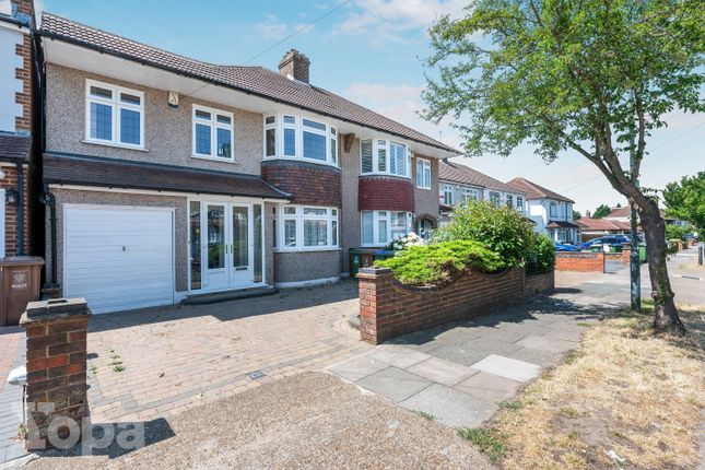 4 bed property, in Hollingbourne Avenue, £650,000
