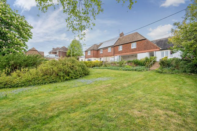 3 bed property, in Oakley Road, £600,000