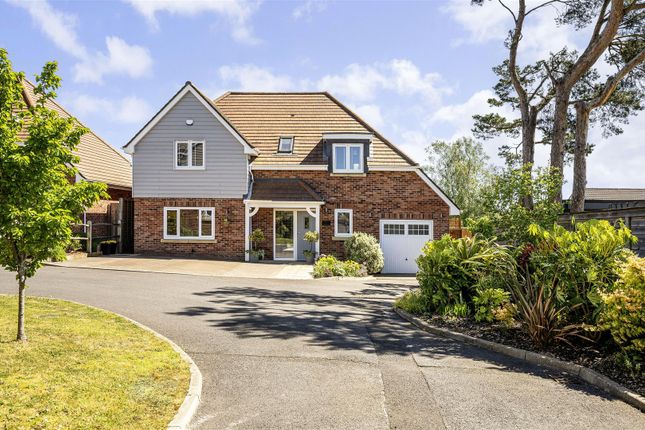 3 bed property, in Copperview Mews, £600,000