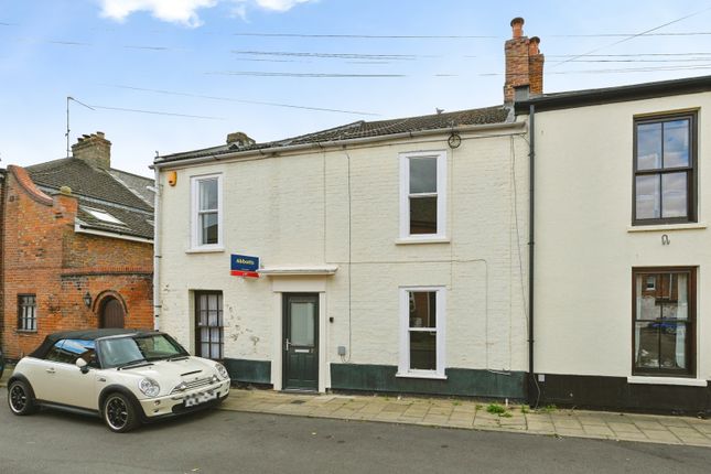 3 bed property, in John Street, £100,000